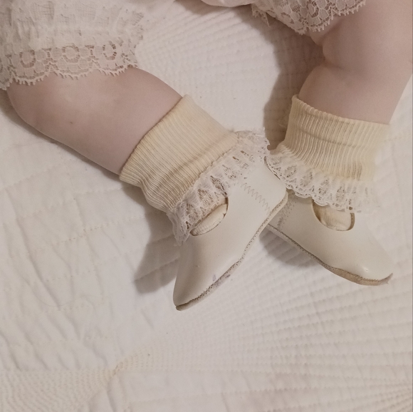 Ceramic doll. - Picture 4 of 6